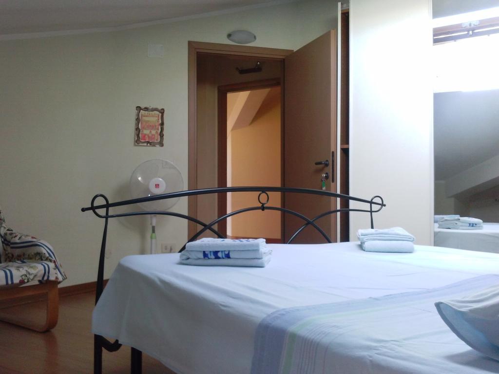 Bed and Breakfast Mansarda Raggio Di Sole Верона Номер фото